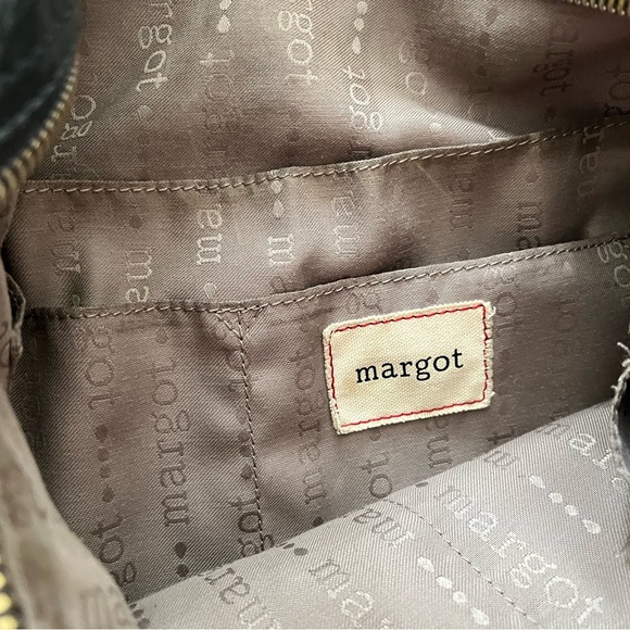 Margot genuine leather crossbody distressed black bag. Adjustable strap. - Picture 3 of 7